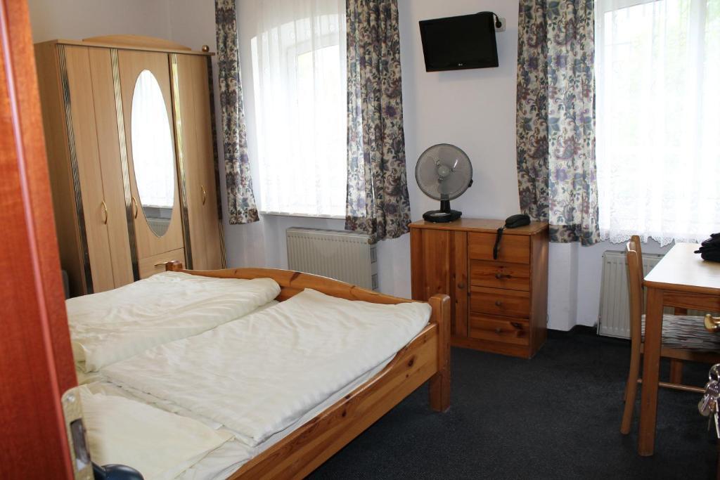 Pension Locarno Munchen Bagian luar foto